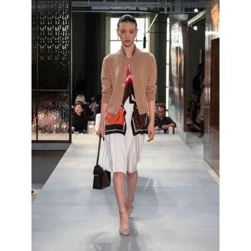 NWT BURBERRY Runway Red & Beige TB Monogram Logomania Ankle Strap Pumps … - Picture 13 of 13